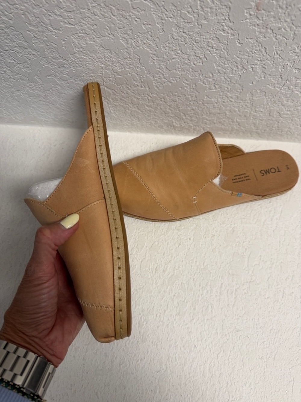 TOMS Tan Leather Cushioned Sole Slide Mules 8 woman’s - Picture 4 of 9